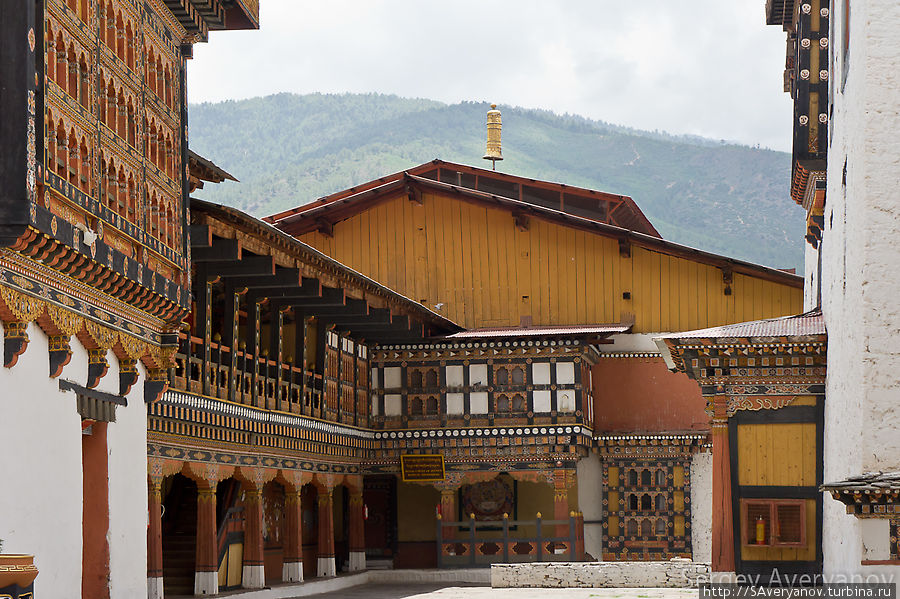 Двор Бутан