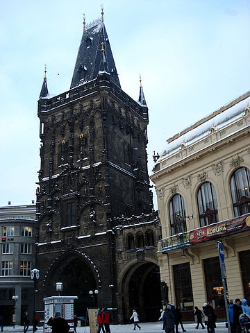 Пороховая башня — место встречи всех гидов и туристов Прага, Чехия