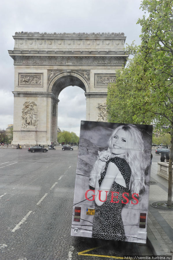 Где нибудь в париже а там. Париж. Где нибудь в париже а там. Эйфелева башня с проводами. Где нибудь в париже а там.