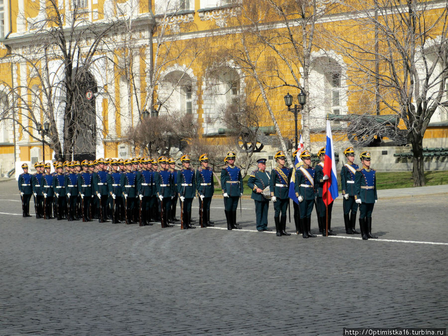 Подготовка к торжественной смене караула в Кремле 21 апреля Москва, Россия