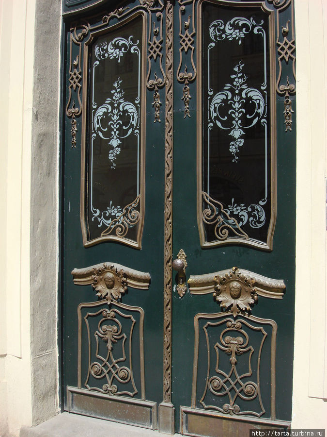 Хороши двери Прага, Чехия