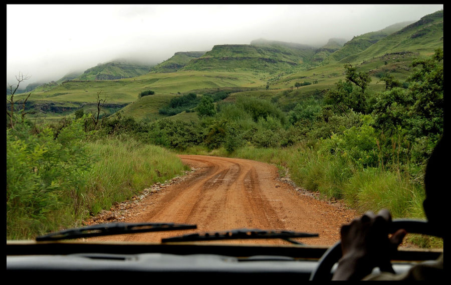 После европейских дорог в ЮАР, эта дорога была сильным контрастом. Лесото
