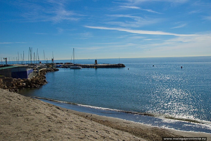 Пирс местного яхт-клуба Малага, Испания
