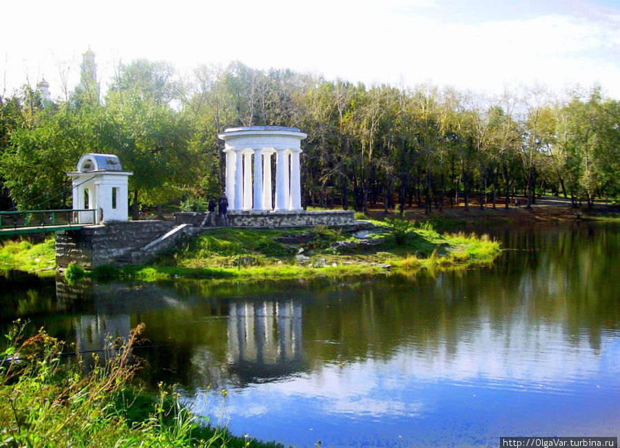 Душа парка — это искусственный водоем с островками Екатеринбург, Россия