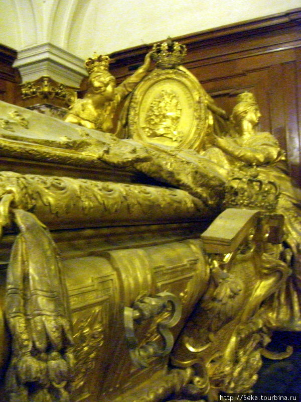Саркофаг Фридриха I в Берлинском соборе. Берлин, Германия