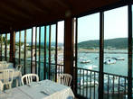 Вид из ресторана Ласточкино гнездо на порт.