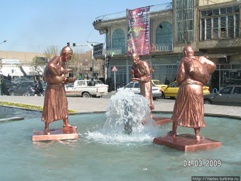 Памятник водоносам Йезд, Иран