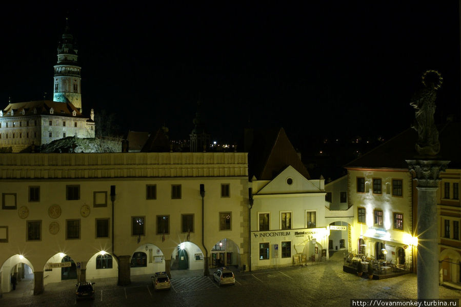 Вид из отеля Zlaty Andel на площадь Согласия и Замок. Чешский Крумлов, Чехия