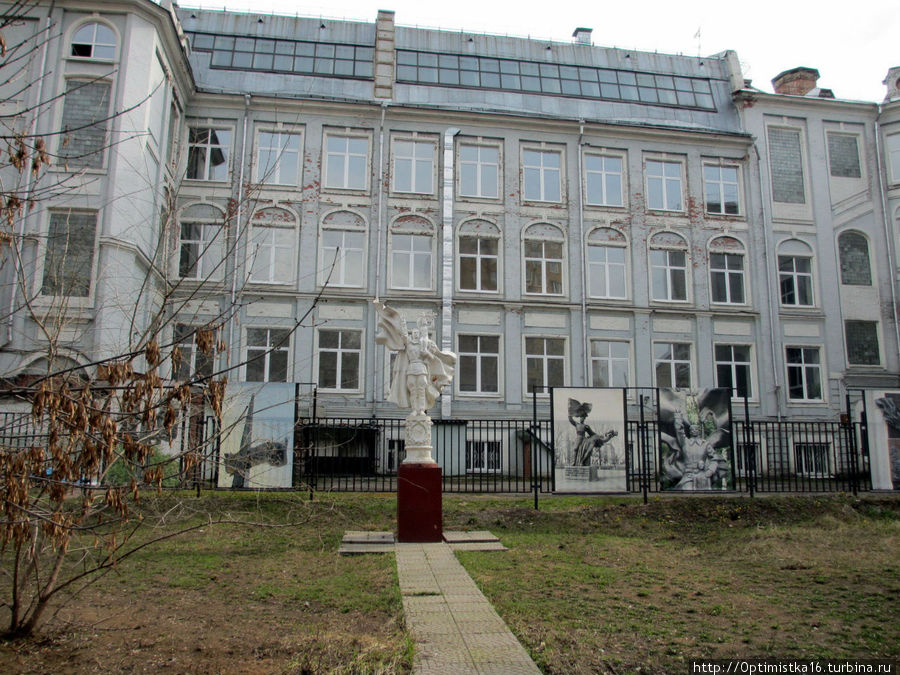 Здание школы № 59 имени Н.В.Гоголя