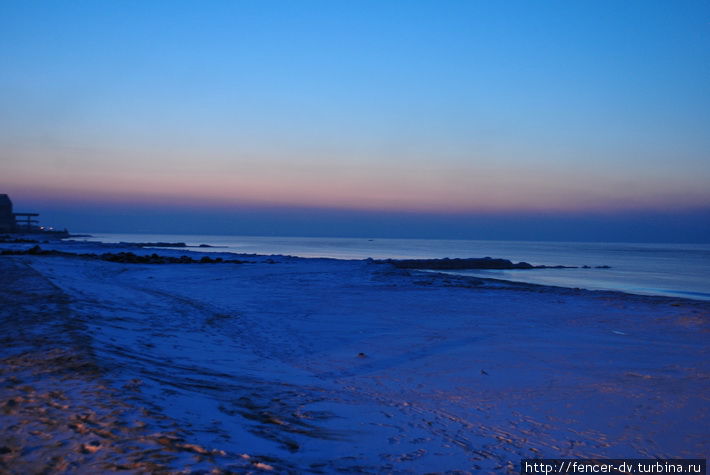 Холодное море Кранца на закате Зеленоградск, Россия