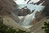 Ещё можно сходить к озеру Laguna Piedras Blancas. В которое с крутого склона стекает одноимённый ледник.