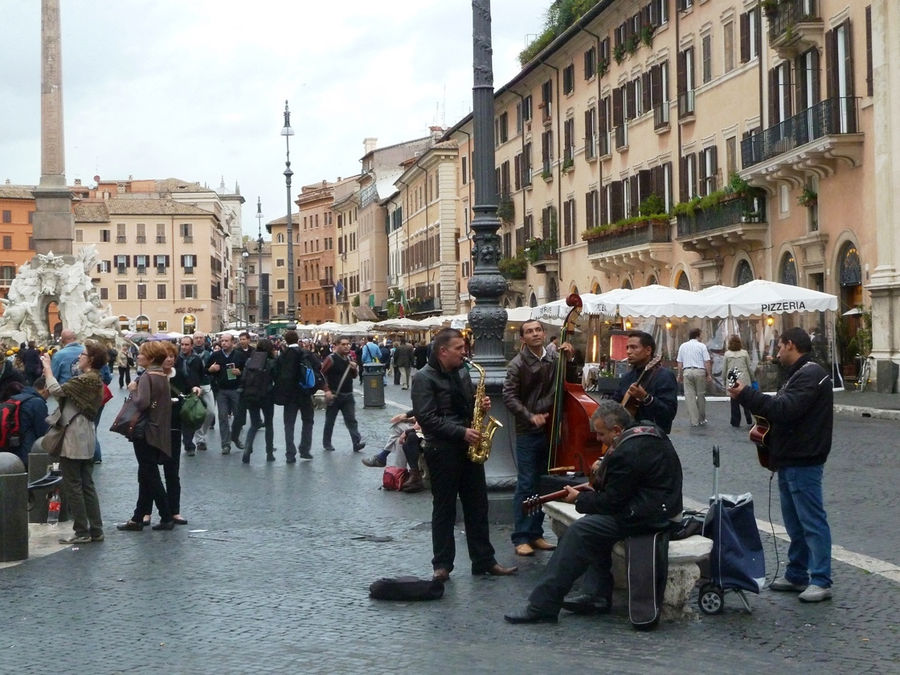 Музыканты на Piazza Navona Рим, Италия