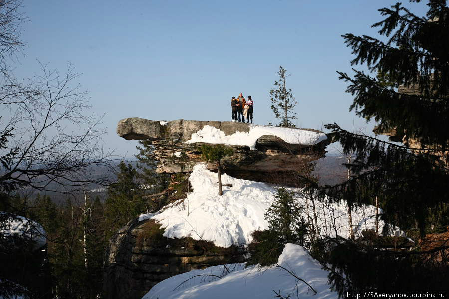 Заснеженный лес и Каменный город Пермский край, Россия