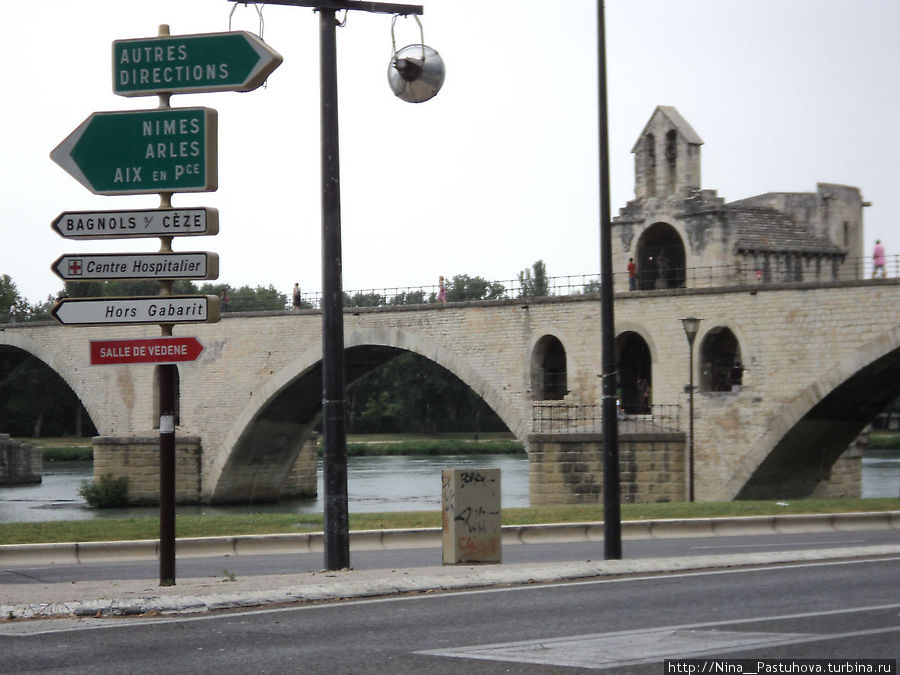 Авиньон — город церквей, колоколов и авиньонской польки Авиньон, Франция