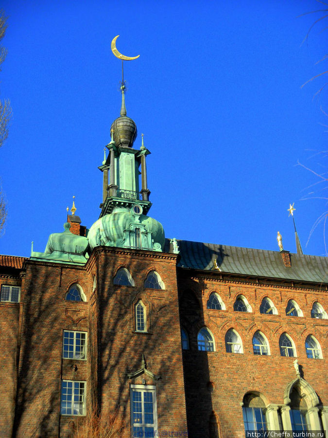 Полумесяц на шпиле Ратуши. Стокгольм, Швеция