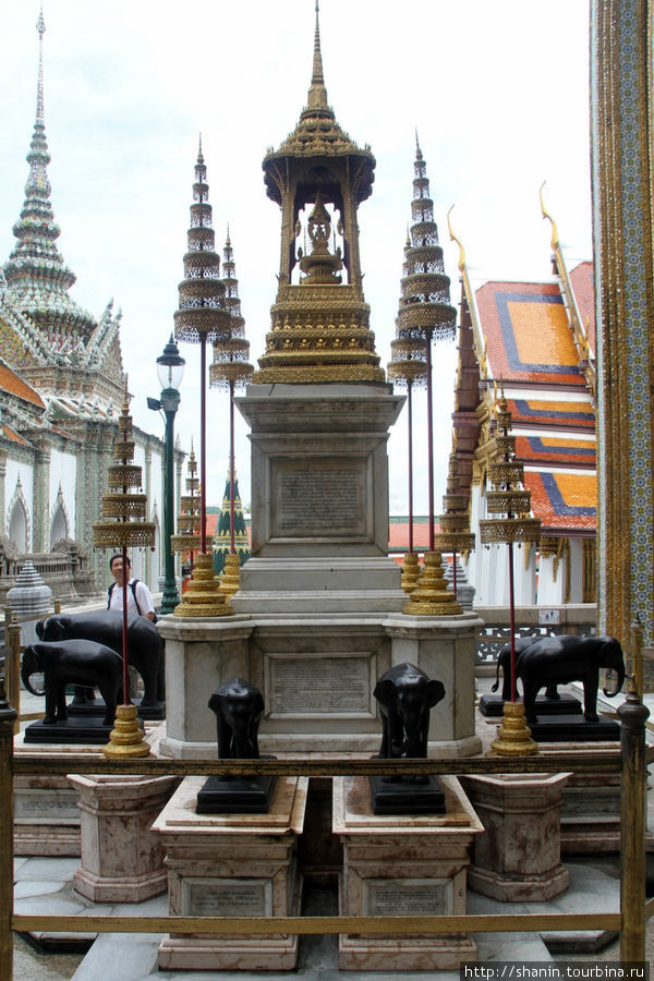 Храмы у Королевского дворца Бангкок, Таиланд