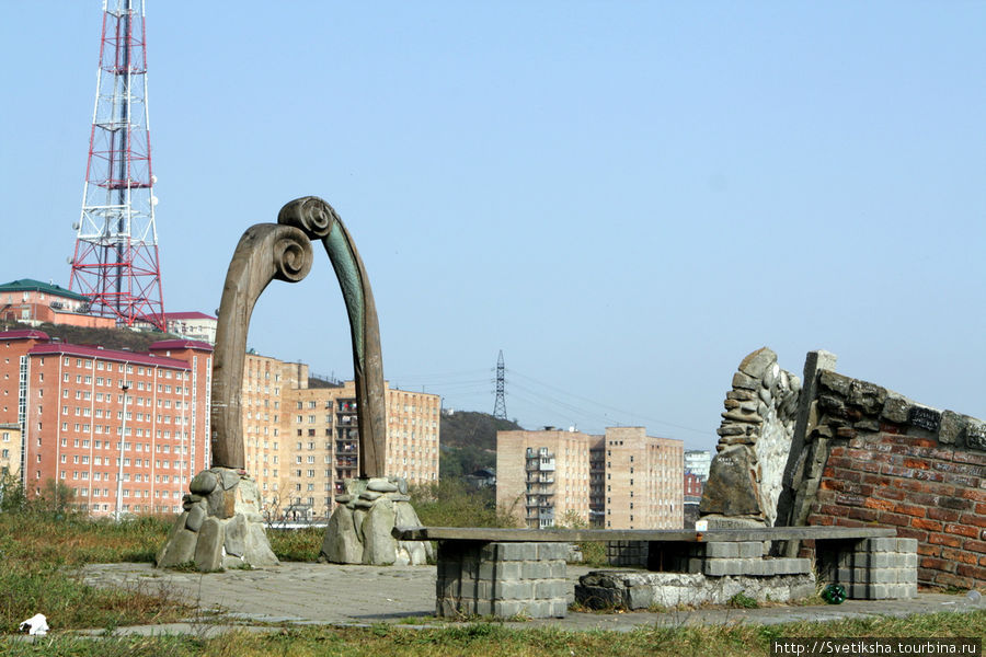 Панорамный вид на порт Владивосток, Россия
