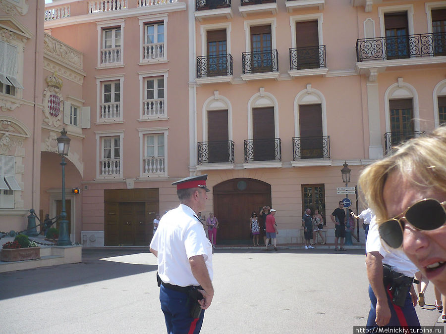 Смена караула у княжеского дворца Монако-Вилль, Монако