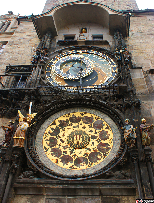 Знаменитые часы и календарь на пражской ратуше Прага, Чехия