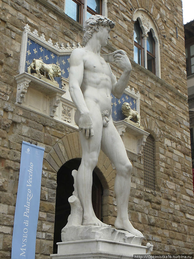 На площади Синьории у Палаццо Веккьо и внутри него Флоренция, Италия