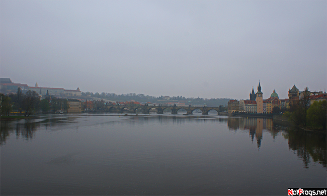 Вид на Карлов мост с моста Легионеров Прага, Чехия