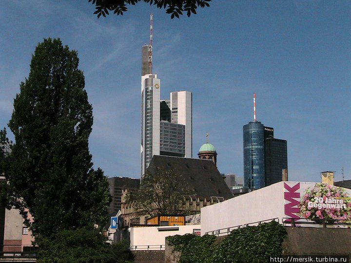 Гигантские небоскребы, крупнейшие банки и милые особнячки Франкфурт-на-Майне, Германия