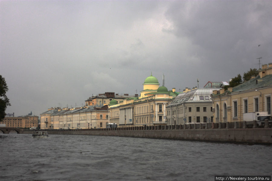 Петербург в цвете. Взгляд с воды. Санкт-Петербург, Россия