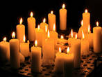 свечи в соборе Божей матери