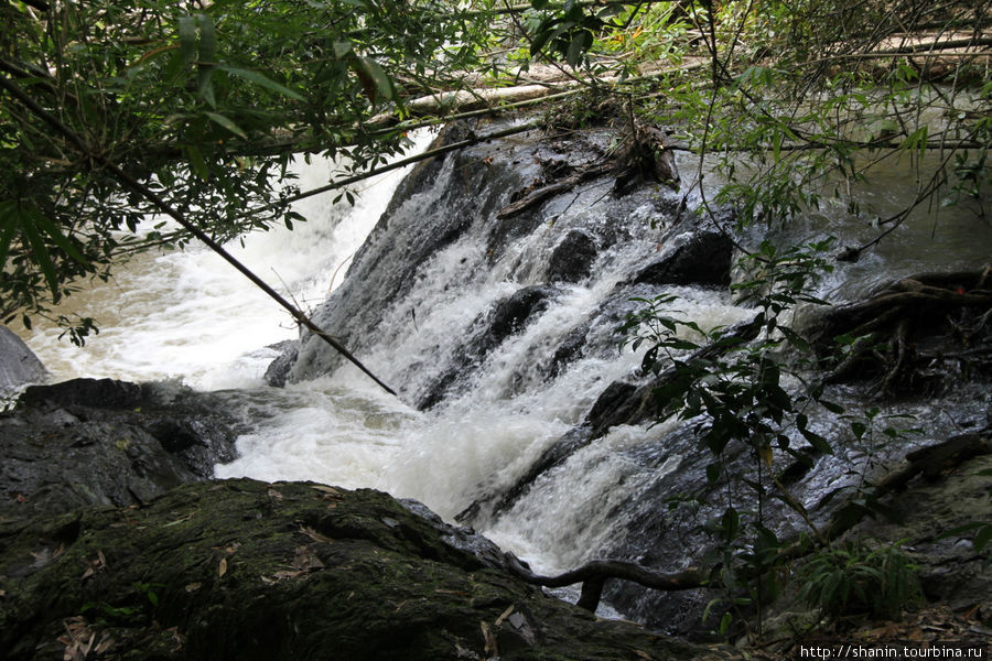 Водопад на реке Лам Таконг Кхао-Яй Национальный Парк, Таиланд
