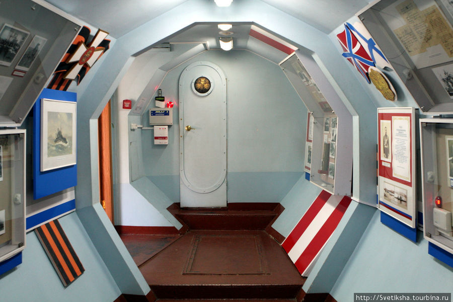 Внутри подводной лодки Владивосток, Россия