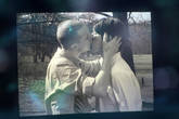 А внутри непрерывное видео целующейся пары. Очень романтично.