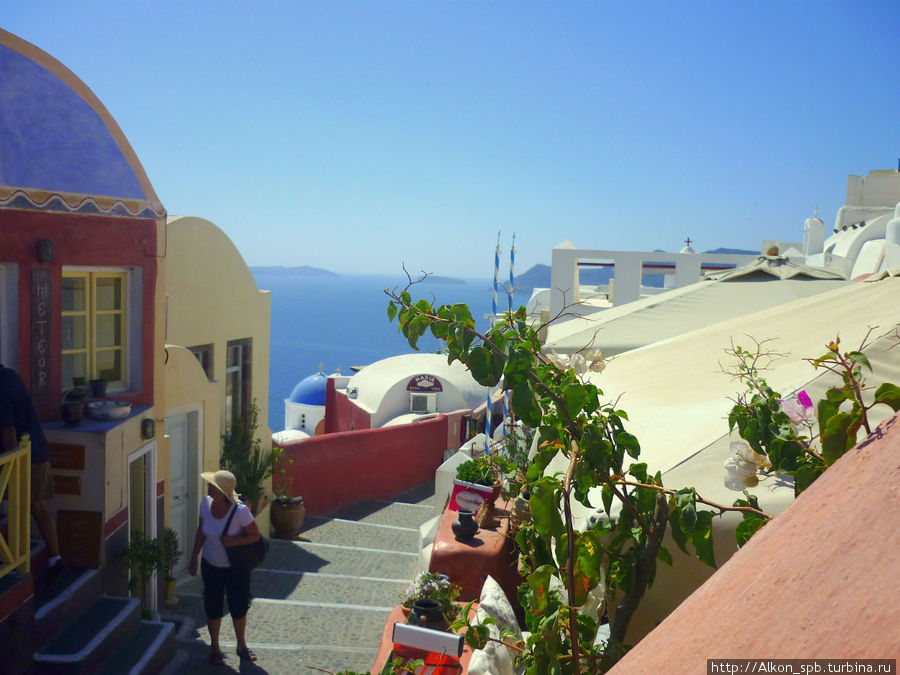 Белые стены с голубыми крышами или открыточный остров Греции