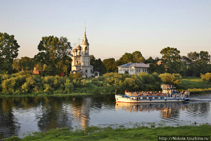 Река Вологда и Сретенская церковь Вологда, Россия