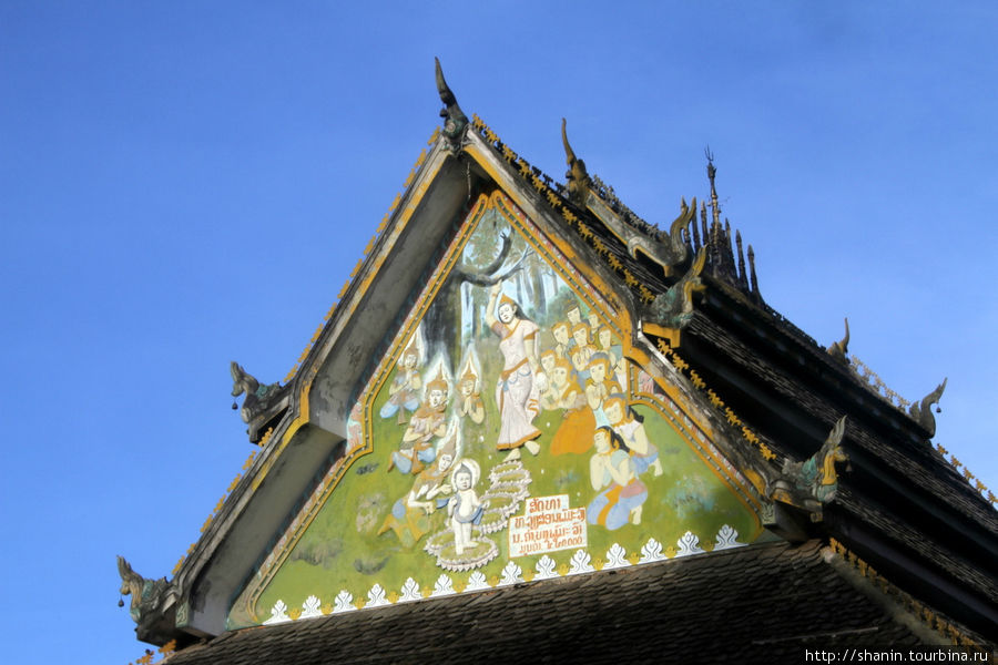 Монастырь на холме Пхонсаван, Лаос