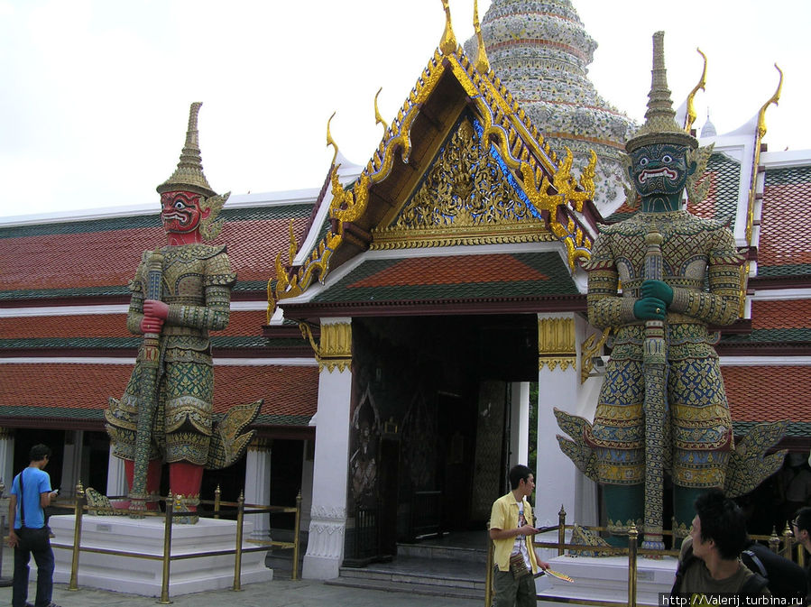 Ворота во двор Королевского дворца Бангкок, Таиланд