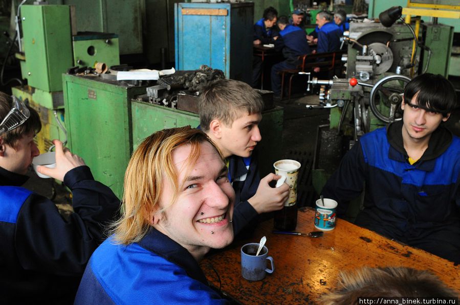 Молодая смена на заводе Вега Боровск, Россия
