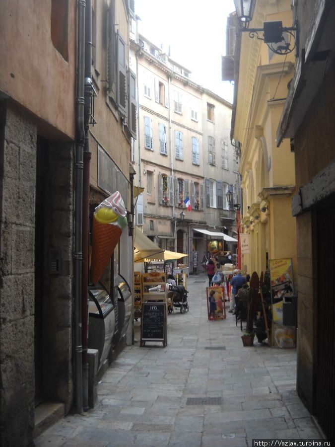 Торговая улица Грас, Франция