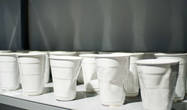 Постмодернизм — это фарфоровые чашки на полке магазина в виде мятых пластиковых стаканчиков.