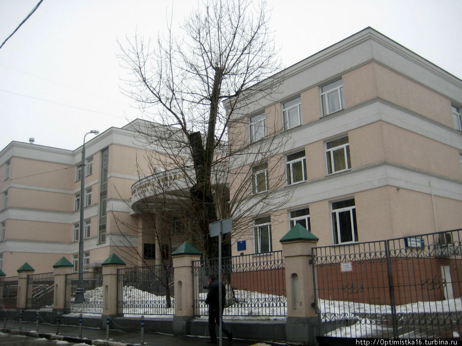 Школа, в которой учился бывший мэр Юрий Лужков Москва, Россия