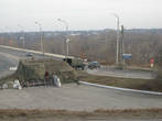 Напоминание о том, что дела военные не так уж далеко — миротворческий пост на мосту через Днестр