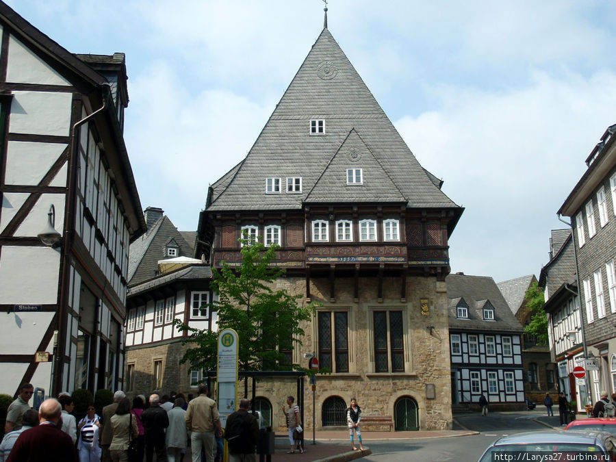 Бэкерхаус — дом гильдии пекарей (1557) с прекрасным деревянным эркером Гослар, Германия