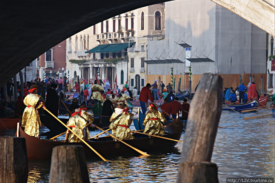 Парад лодок на Большом канале Венеция, Италия