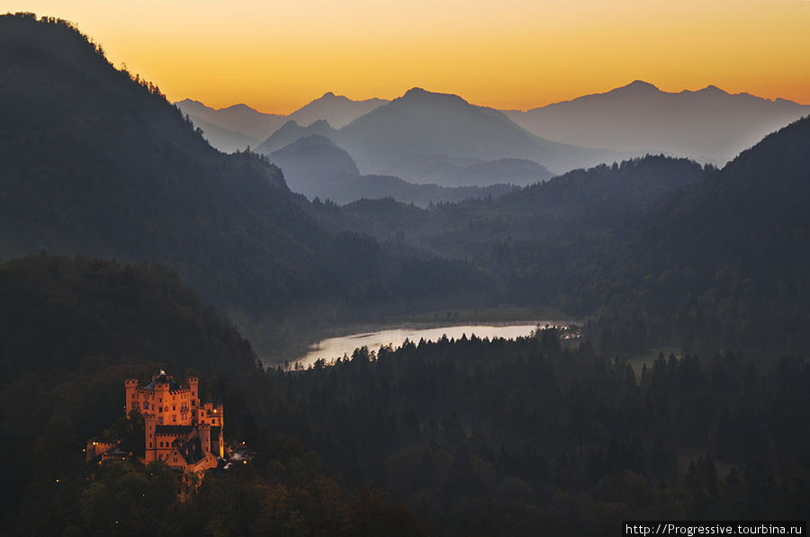 Золотая осень в замке Нойшванштайн Фюссен, Германия