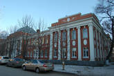 Здание с мемориальными досками Бакулеву и Краузе