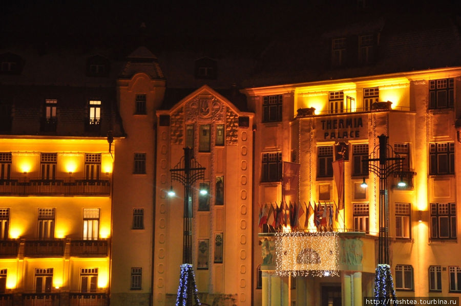 Да и само здание отеля Thermia Palace и павильона Irma, перед которыми проходило представление символического зажигания 4-ой свечи, в ночной подсветке — будто из сказки. Пьештяны, Словакия