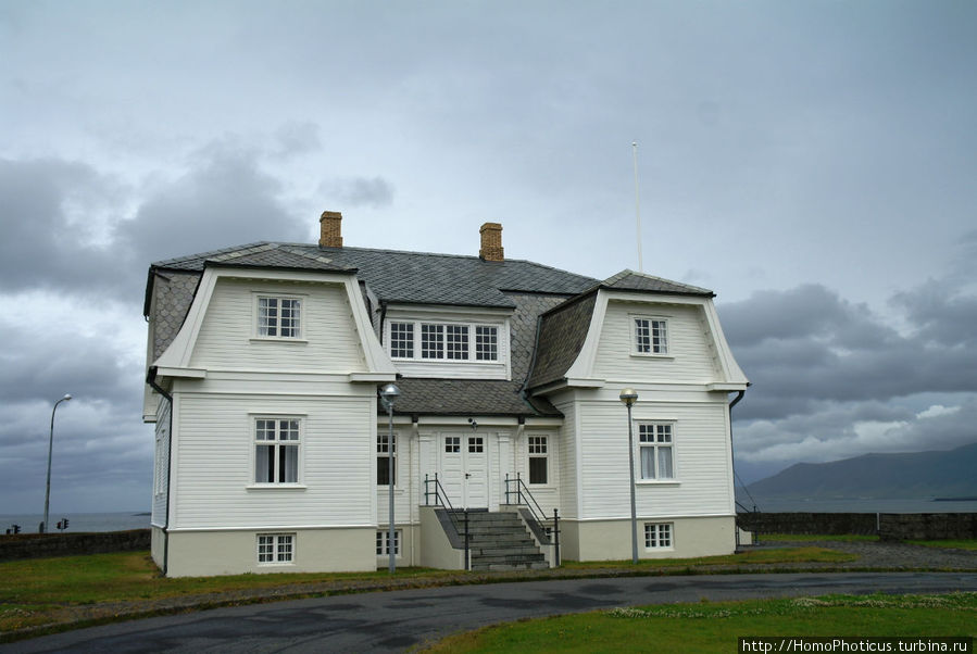Место рукопожатия Горбачёва и Рейгана Рейкьявик, Исландия