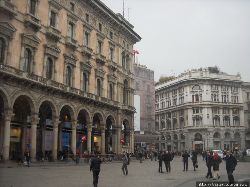 Типично итальянские постройки Милан, Италия
