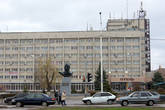 Гостиница и памятник Ю А Гагарину