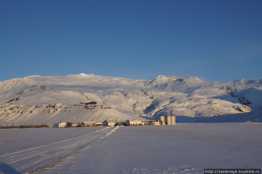 Частные земли у подножья вулкана Эйяфьятлайокутль Исландия
