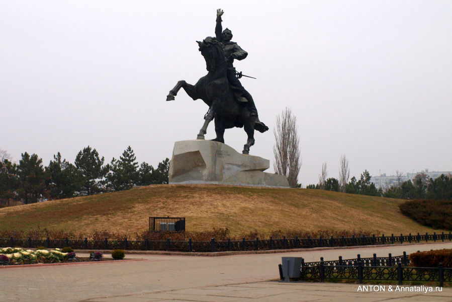 Памятник А.В. Суворову Тирасполь, Приднестровская Молдавская Республика
